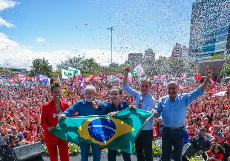 Pelo Estado 21/09 Lula e Décio lançam comparação de obras feitas em SC no maior comício eleitoral