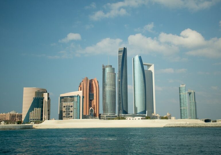 Pelo Estado 23/01: Missão nos Emirados Árabes