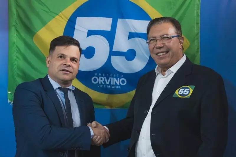 Pelo Estado 24/04: Réu, mas com cargo público
