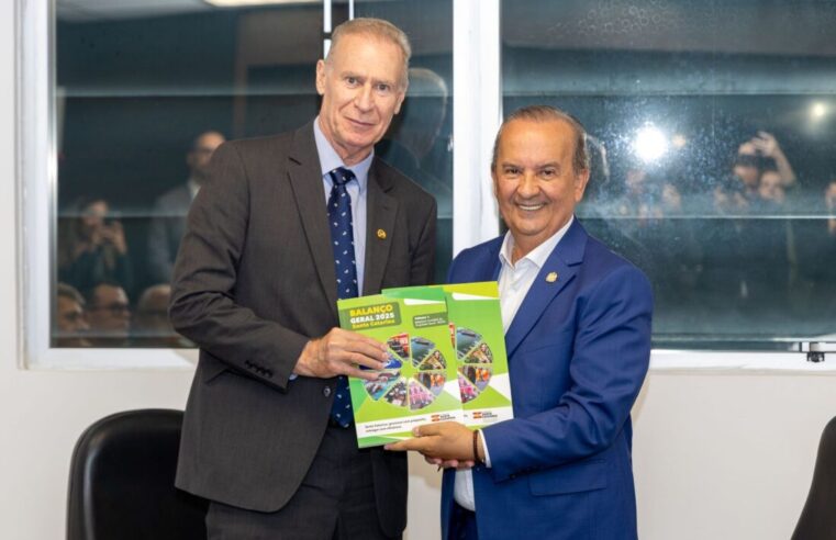 Pelo Estado 08/04: Governo entrega prestação de contas ao TCE/SC