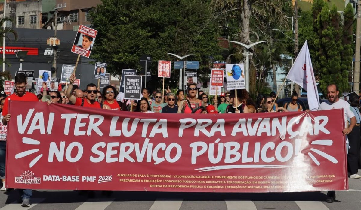 Pelo Estado 08/05: Greve, exoneração e saúde e educação ameaçadas