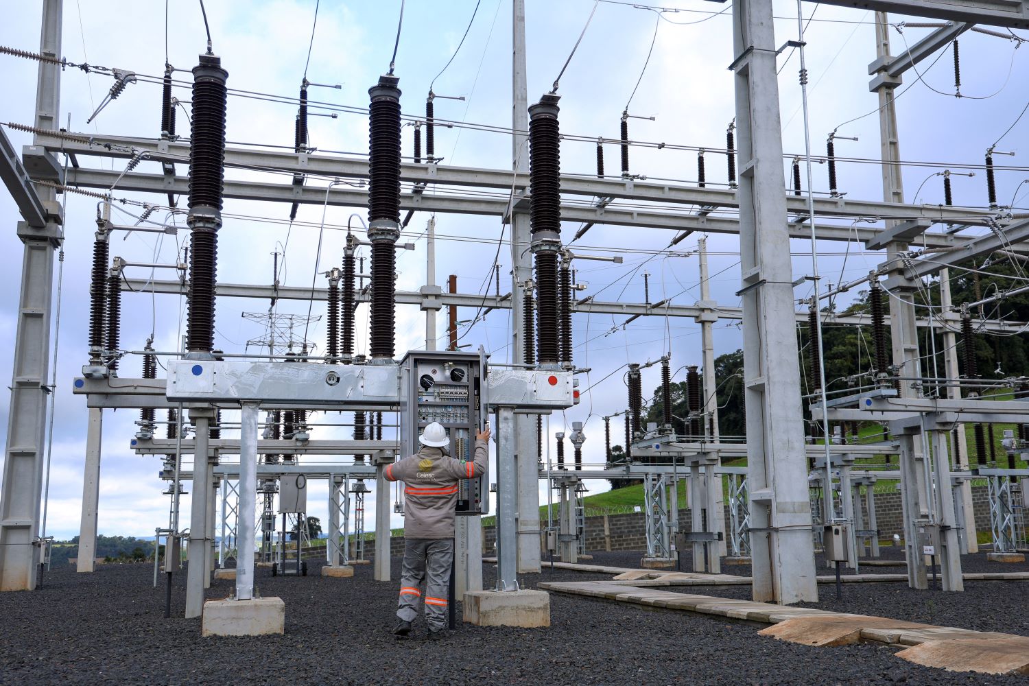 Pelo Estado 24/06: Governo anuncia investimento em energia no Meio Oeste