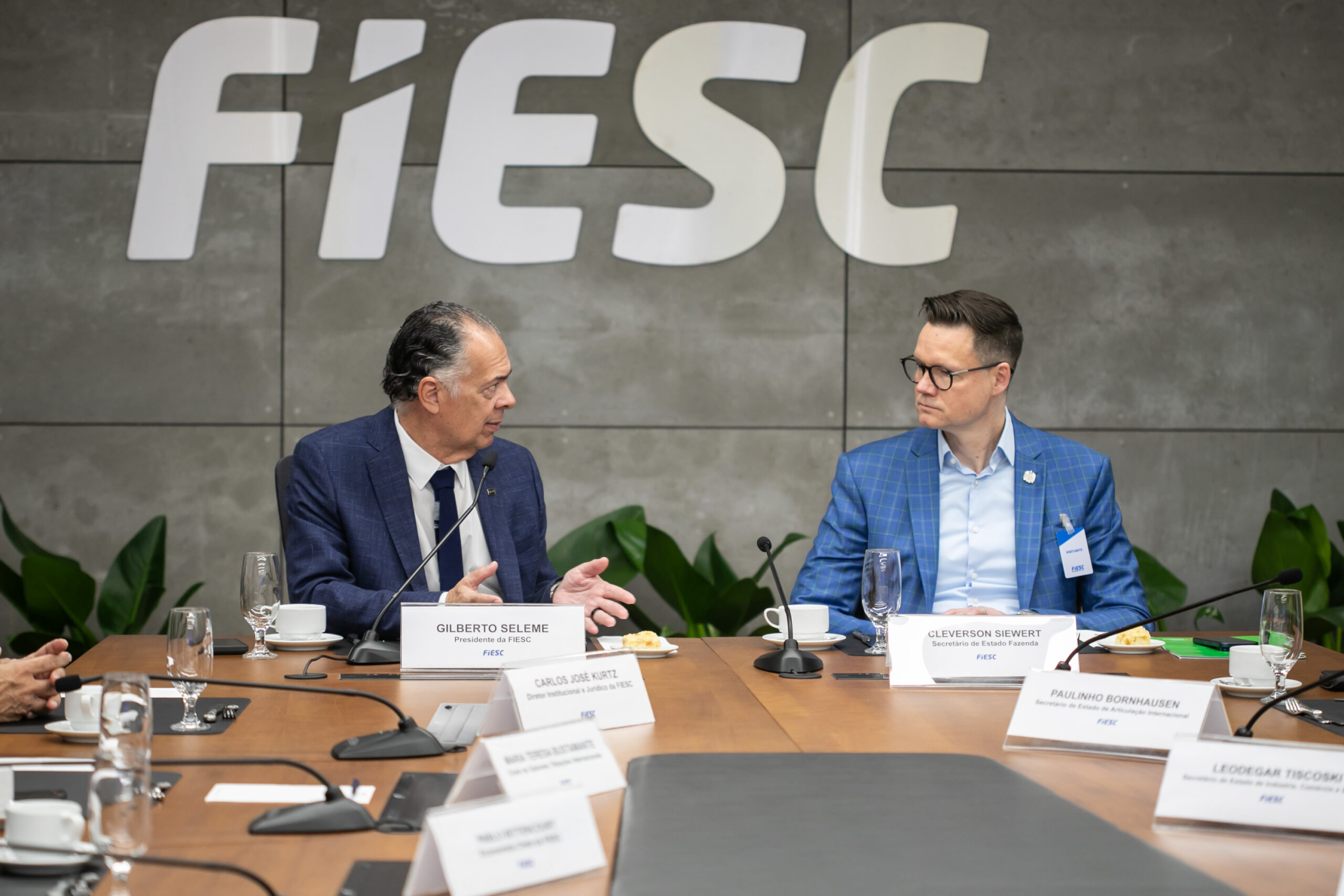Pelo Estado 23/07: Fiesc e Governo montam GT contra tarifaço
